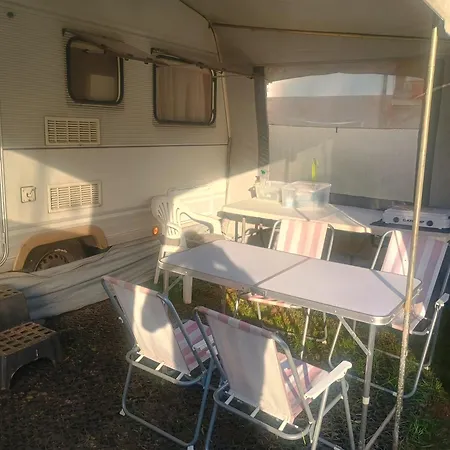 Wildcamp Masseria La Murgia In Einem Wohnwagen Campingplatz *