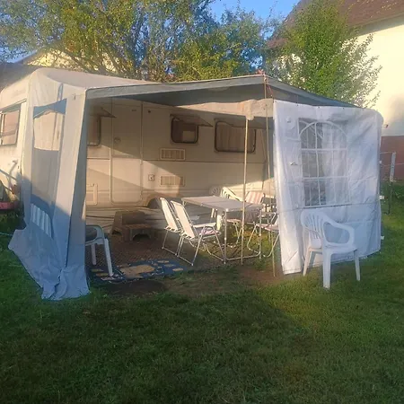 Campingplatz Wildcamp Masseria La Murgia In Einem Wohnwagen *