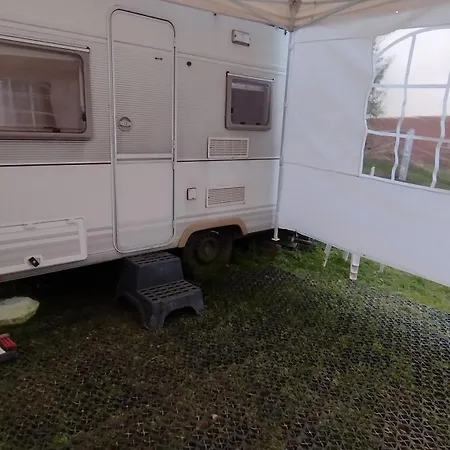 Wildcamp Masseria La Murgia In Einem Wohnwagen Campingplatz *